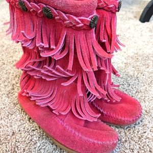Minnetonka Girls Pink Suede 3 Tiered Fringe Boots 10